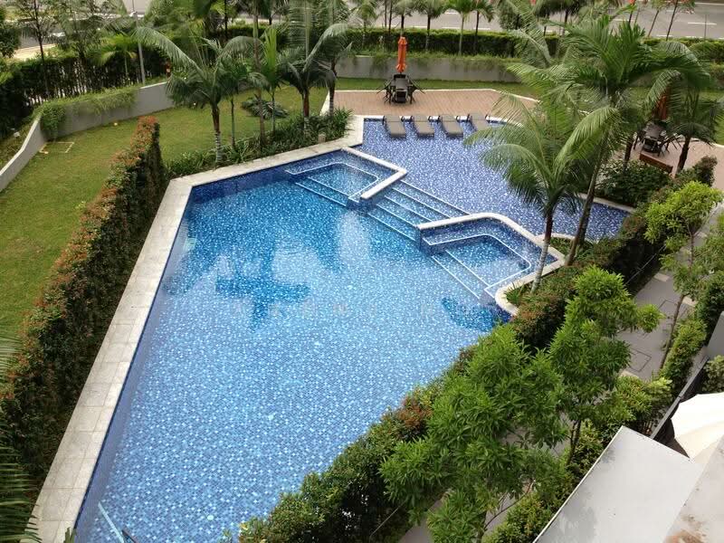 Q Bay Residences, 17 Tampines Street 86, Pasir Ris / Tampines, Room Rental, 300 sqft, Condominium For Rent, by Xueni Ng, 500238046 - Pool - PropertyGuru.com.sg