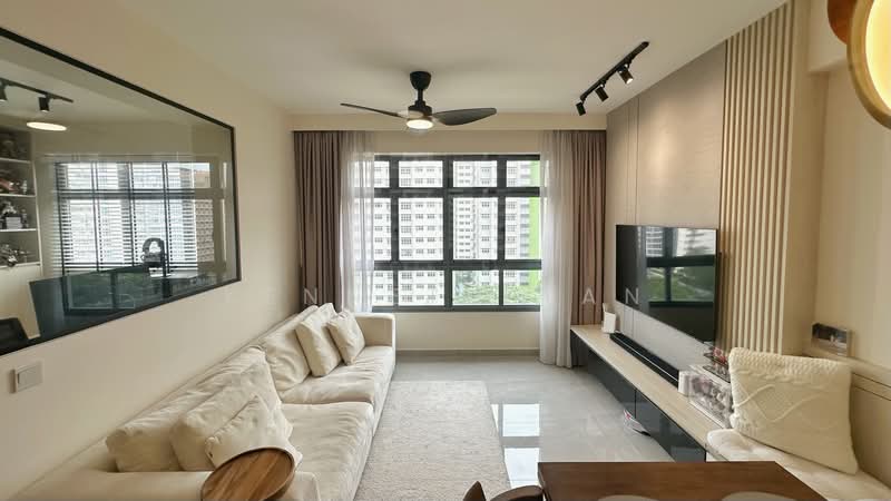 621A Tampines Street 61, 621A Tampines Street 61, 2 Bedrooms, 743 sqft, HDB Flat For Sale, by Kenneth Tan, 500238053 - Living Room - PropertyGuru.com.sg