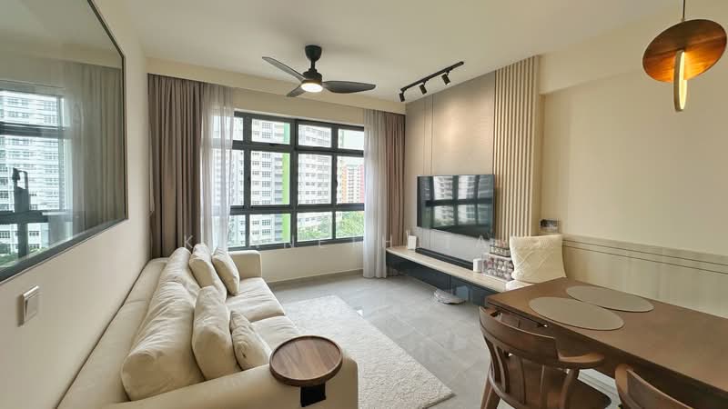 621A Tampines Street 61, 621A Tampines Street 61, 2 Bedrooms, 743 sqft, HDB Flat For Sale, by Kenneth Tan, 500238053 - Living Room - PropertyGuru.com.sg