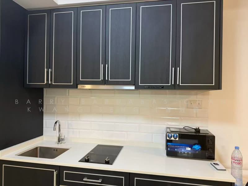 Mayfair Gardens, 8 Rifle Range Road, 1 Bedroom, 670 sqft, Condominium For Rent, by Barry Barnabas Chan Kwang Seng (曾冠盛), 500238067 - Kitchen - PropertyGuru.com.sg