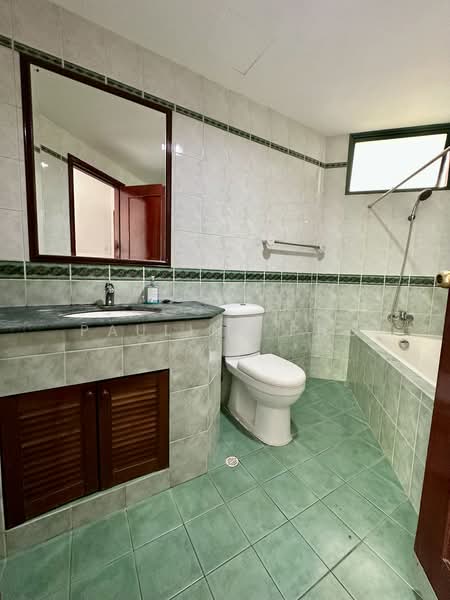 Yew Mei Green, 52 Choa Chu Kang North 6, 3 Bedrooms, 1,292 sqft, Condominium For Sale, by Pauline Png, 500238068 - Bathroom - PropertyGuru.com.sg