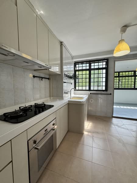 9 Lorong 7 Toa Payoh, 9 Lorong 7 Toa Payoh, 2 Bedrooms, 710 sqft, HDB Flat For Rent, by Susan Goh, 500238077 - Kitchen - PropertyGuru.com.sg