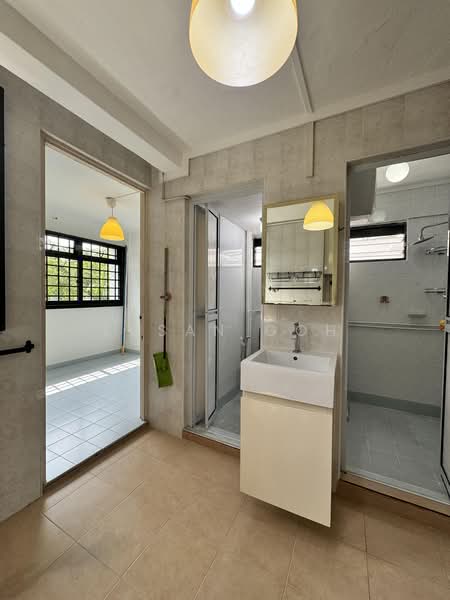 9 Lorong 7 Toa Payoh, 9 Lorong 7 Toa Payoh, 2 Bedrooms, 710 sqft, HDB Flat For Rent, by Susan Goh, 500238077 - Bathroom - PropertyGuru.com.sg