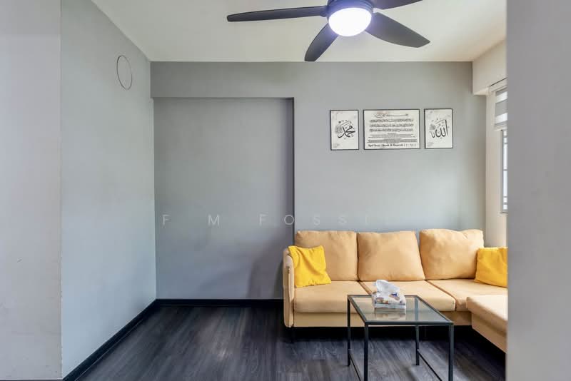 513D Yishun Street 51, 513D Yishun Street 51, 3 Bedrooms, 1,001 sqft, HDB Flat For Sale, by F M Fossil, 500238105 - Living Room - PropertyGuru.com.sg