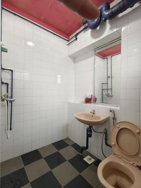 328 Tah Ching Road, 328 Tah Ching Road, Room Rental, 150 sqft, HDB Flat For Rent, by Kevin Ho, 500238107 - Bathroom - PropertyGuru.com.sg