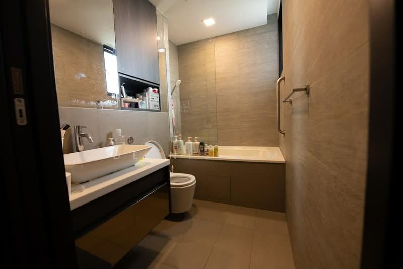 Three 11, 311 Upper Thomson Road, 3 Bedrooms, 1,023 sqft, Apartment For Sale, by Dennis Lim, 500238113 - Bathroom - PropertyGuru.com.sg