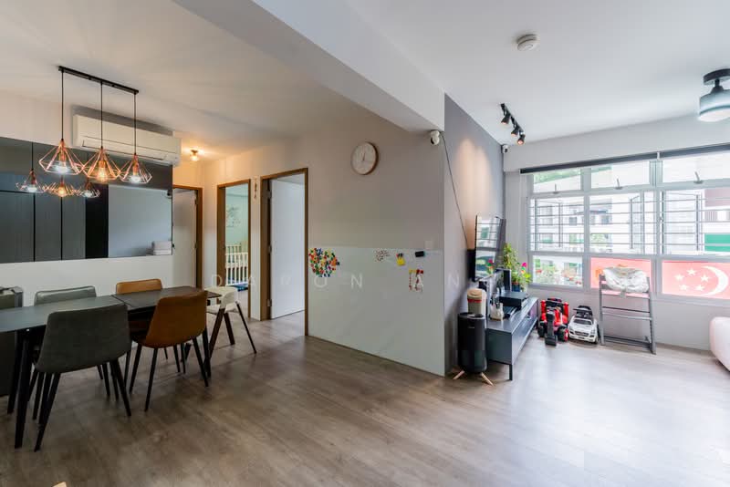 874B Tampines Street 85, 874B Tampines Street 85, 3 Bedrooms, 1,001 sqft, HDB Flat For Sale, by Daron Ang, 500238118 - Living Room - PropertyGuru.com.sg