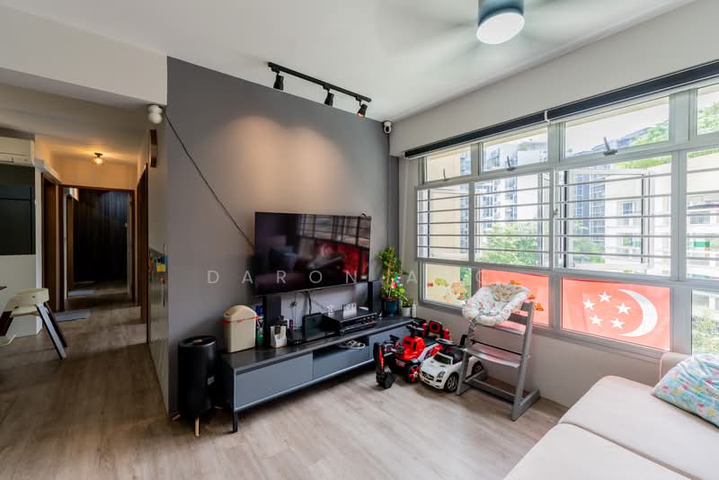 874B Tampines Street 85, 874B Tampines Street 85, 3 Bedrooms, 1,001 sqft, HDB Flat For Sale, by Daron Ang, 500238118 - Living Room - PropertyGuru.com.sg
