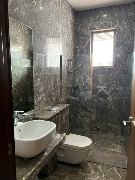 Woo Mong Chew, Woo Mong Chew Road, 3 Bedrooms, 2,350 sqft, Terraced House For Rent, by Josephine Ng, 500238120 - Bathroom - PropertyGuru.com.sg