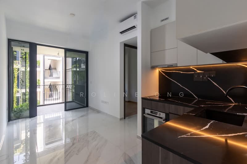 Jervois Mansion, 4 Jervois Close, 2 Bedrooms, 646 sqft, Condominium For Sale, by Caroline Ong, 500238128 - Living & Kitchen - PropertyGuru.com.sg