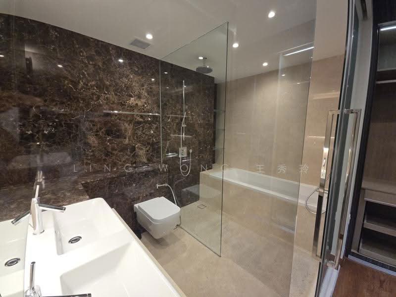 Greenwood Mews, 271 Greenwood Avenue, Newton / Novena, 5 Bedrooms, 3,100 sqft, Cluster House For Sale, by Ling Wong 王秀玲, 500238142 - Master Bathroom - PropertyGuru.com.sg