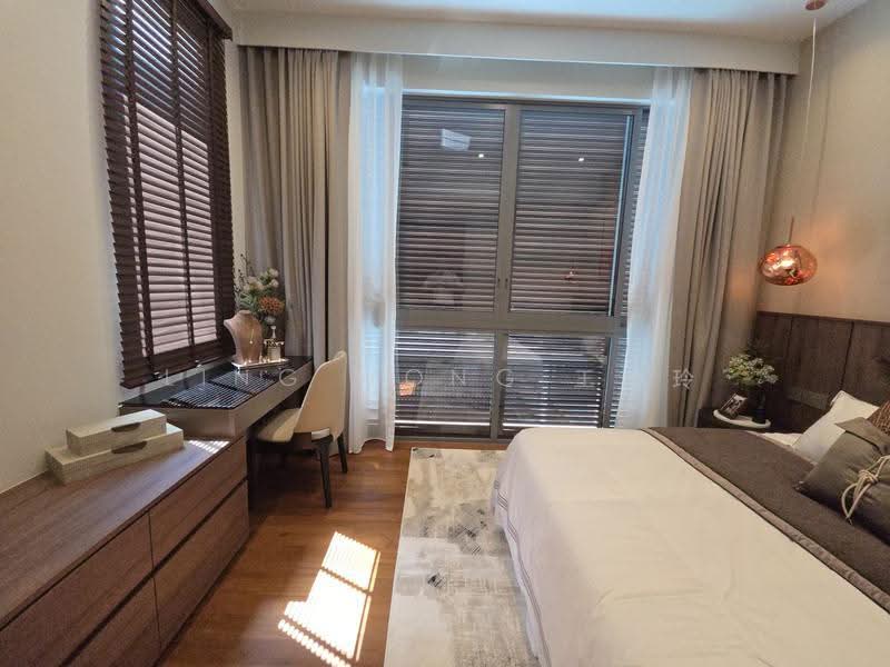 Greenwood Mews, 271 Greenwood Avenue, Newton / Novena, 5 Bedrooms, 3,100 sqft, Cluster House For Sale, by Ling Wong 王秀玲, 500238142 - Master Bedroom - PropertyGuru.com.sg