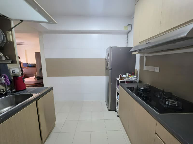 684C Edgedale Plains, 684C Edgedale Plains, Hougang / Punggol / Sengkang, 2 Bedrooms, 732 sqft, HDB Flat For Sale, by Nick R. L, 500238143 - Kitchen - PropertyGuru.com.sg