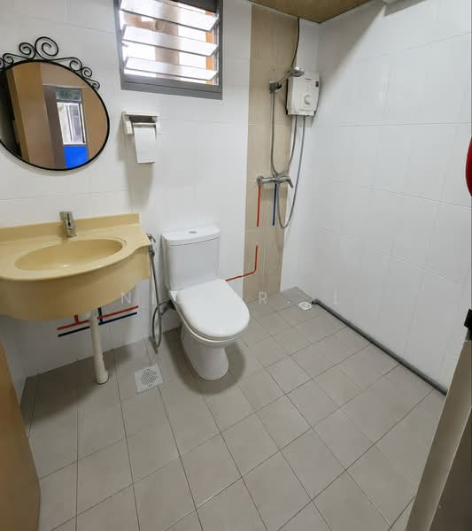 684C Edgedale Plains, 684C Edgedale Plains, Hougang / Punggol / Sengkang, 2 Bedrooms, 732 sqft, HDB Flat For Sale, by Nick R. L, 500238143 - Bathroom - PropertyGuru.com.sg
