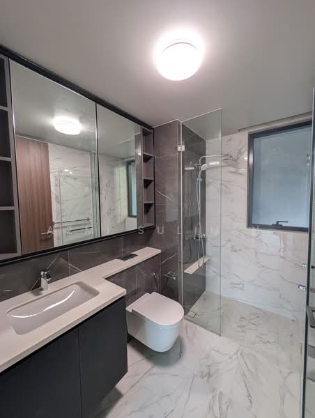 Bartley Vue, 6 Jalan Bunga Rampai, 2 Bedrooms, 732 sqft, Condominium For Rent, by Azmi Suliman, 500238221 - Master bathroom - PropertyGuru.com.sg