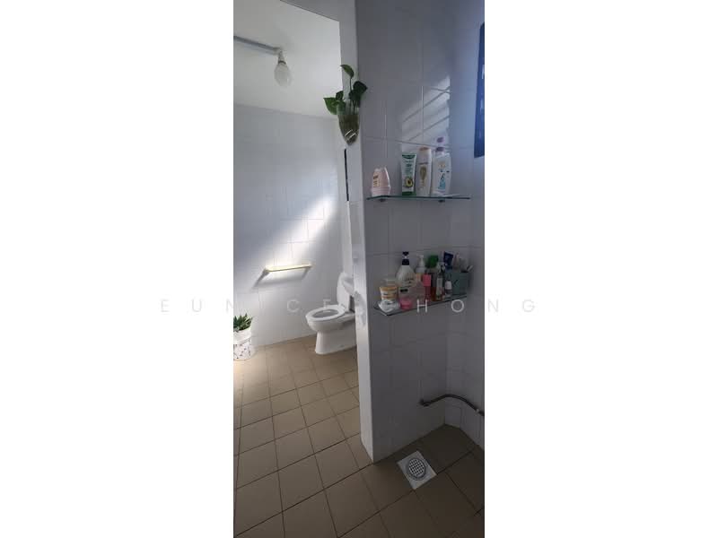 402 Woodlands Street 41, 402 Woodlands Street 41, Room Rental, 150 sqft, HDB Flat For Rent, by Eunice Chong, 500238234 - Bathroom - PropertyGuru.com.sg