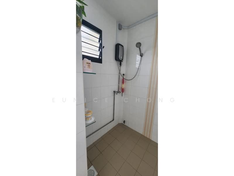 402 Woodlands Street 41, 402 Woodlands Street 41, Room Rental, 150 sqft, HDB Flat For Rent, by Eunice Chong, 500238234 - Bathroom - PropertyGuru.com.sg