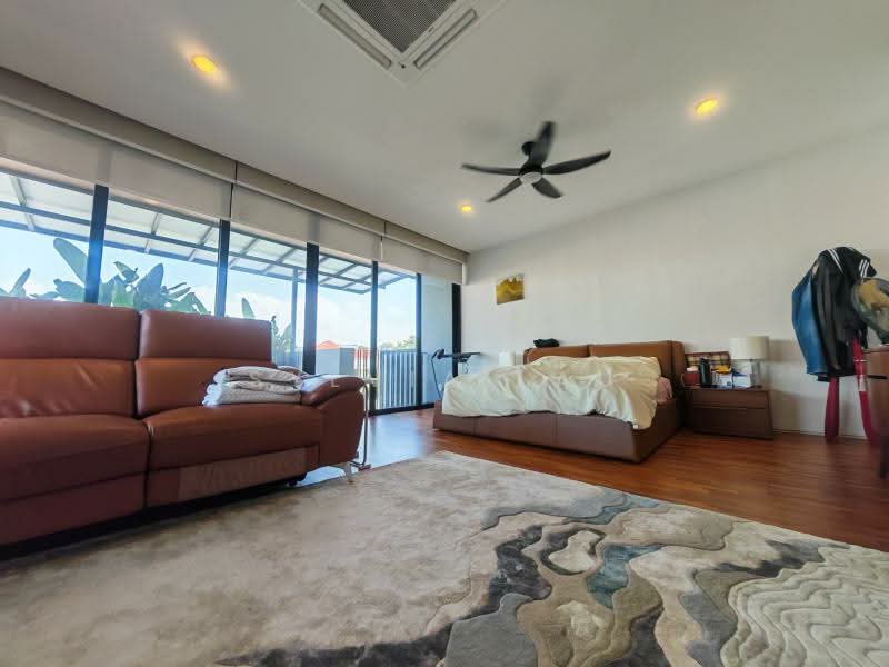 Don't Miss! Well Renovated Like New! Move-in Ready! D15 Beautiful Semi Detached With Lift & Pool, Opera Estate, Aida St, Fidelio St, Tosca St, Carmen St, 5 Bedrooms, 7,545 sqft, Semi-Detached House For Sale, by Sylvia Lau, 500238266 - Bedroom - PropertyGuru.com.sg
