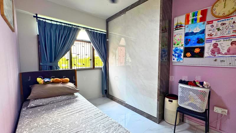 453A Bukit Batok West Avenue 6, 453A Bukit Batok West Avenue 6, 3 Bedrooms, 1,238 sqft, HDB Flat For Sale, by Jocelyn Chua 蔡颸嬣, 500238268 - Bedroom - PropertyGuru.com.sg