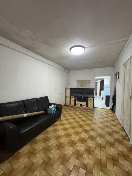 154 Mei Ling Street, 154 Mei Ling Street, 2 Bedrooms, 721 sqft, HDB Flat For Sale, by Mike Lim, 500238274 - Living Room - PropertyGuru.com.sg