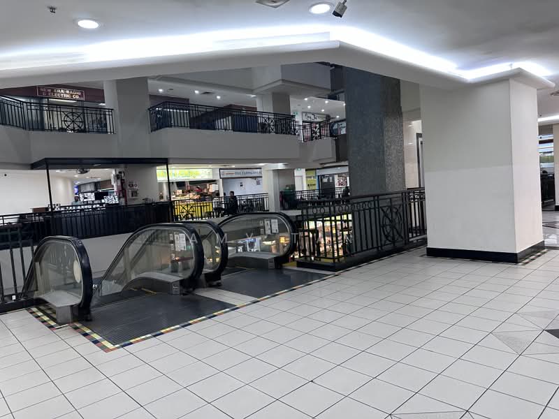 Parklane Shopping Mall, 35 Selegie Road, Beach Road / Bugis / Rochor, 452 sqft, Other Retail For Sale, by Amy Tan, 500238275 - Interior - CommercialGuru.com.sg