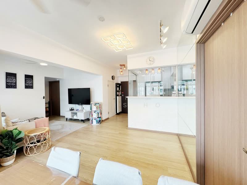419D Northshore Drive, 419D Northshore Drive, 3 Bedrooms, 1,011 sqft, HDB Flat For Sale, by Lewis Ho, 500238285 - Living Room - PropertyGuru.com.sg