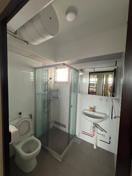 96A Henderson Road, 96A Henderson Road, 3 Bedrooms, 1,216 sqft, HDB Flat For Sale, by Lily Tan, 500238299 - Bathroom - PropertyGuru.com.sg
