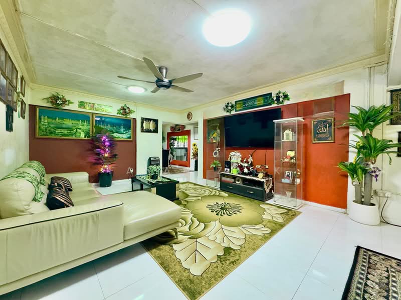306 Ang Mo Kio Avenue 1, 306 Ang Mo Kio Avenue 1, 4 Bedrooms, 1,324 sqft, HDB Flat For Sale, by Farah Zack, 500238307 - PropertyGuru.com.sg