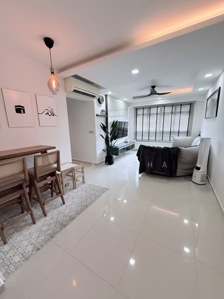 428A Yishun Avenue 11, 428A Yishun Avenue 11, 3 Bedrooms, 990 sqft, HDB Flat For Sale, by SQ Raudha, 500238310 - Living Room - PropertyGuru.com.sg