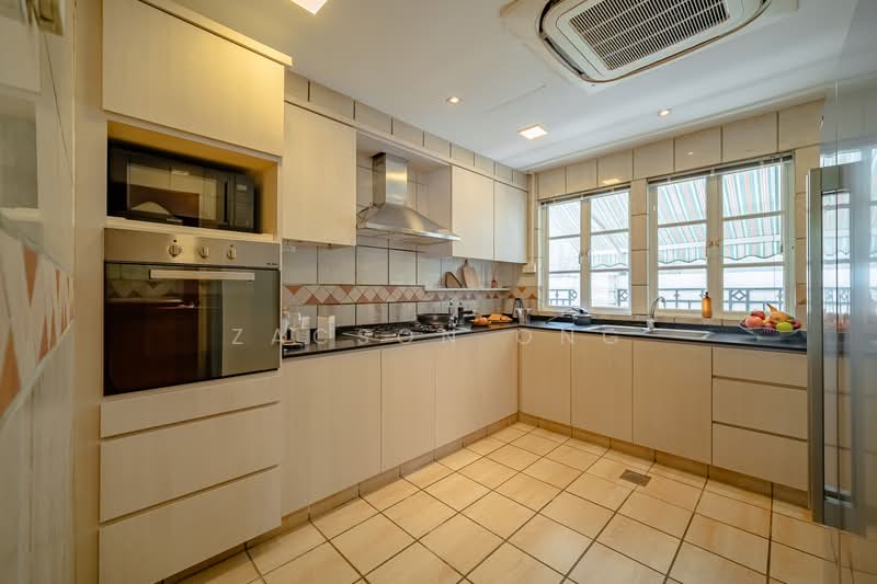 74 Gentle Drive, , 5 Bedrooms, 2,900 sqft, Detached House For Sale, by Zacson Ong, 500238329 - Kitchen - PropertyGuru.com.sg