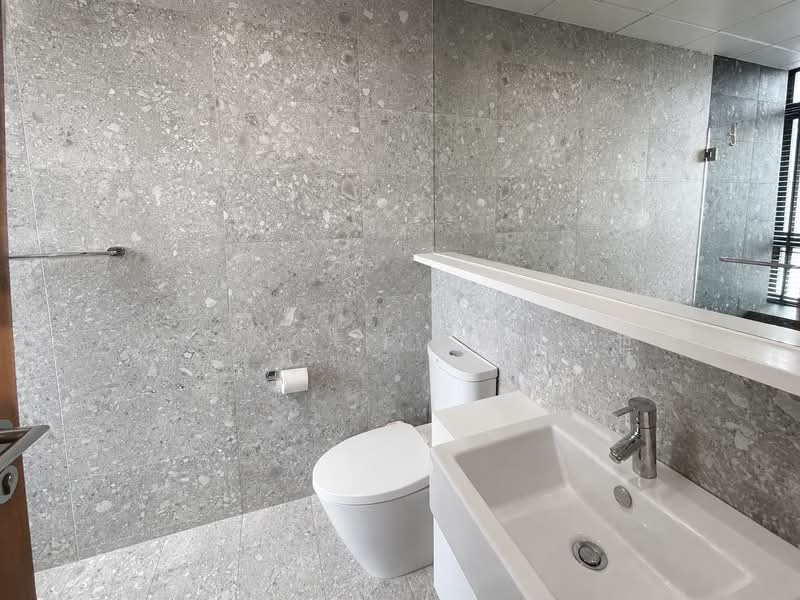 City Square Residences, 10 Kitchener Link, 2 Bedrooms, 872 sqft, Condominium For Rent, by Lawrence Teo (赵世廷), 500238334 - Bathroom - PropertyGuru.com.sg