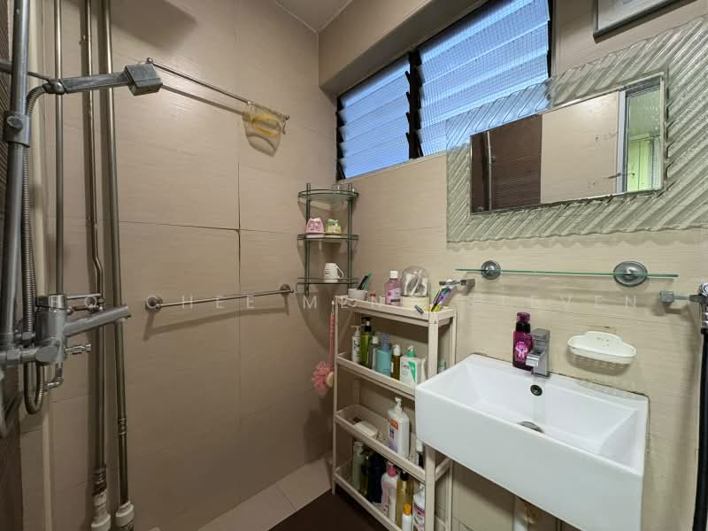 155 Yishun Street 11, 155 Yishun Street 11, 3 Bedrooms, 1,302 sqft, HDB Flat For Sale, by Ho Chee Meng Steven, 500238339 - Bathroom - PropertyGuru.com.sg
