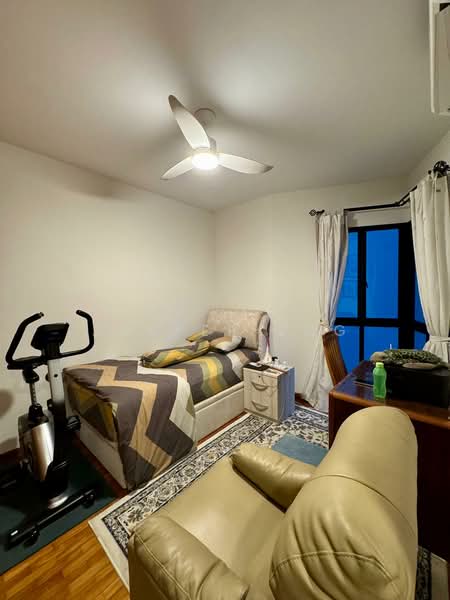 Woodsvale, 7 Woodlands Drive 72, 3 Bedrooms, 1,292 sqft, Condominium For Rent, by Jasper Sng, 500238353 - Bedroom - PropertyGuru.com.sg
