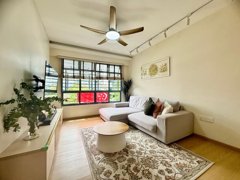 622A Tampines Avenue 12, 622A Tampines Avenue 12, 3 Bedrooms, 1,001 sqft, HDB Flat For Sale, by Farah Zack, 500238369 - PropertyGuru.com.sg