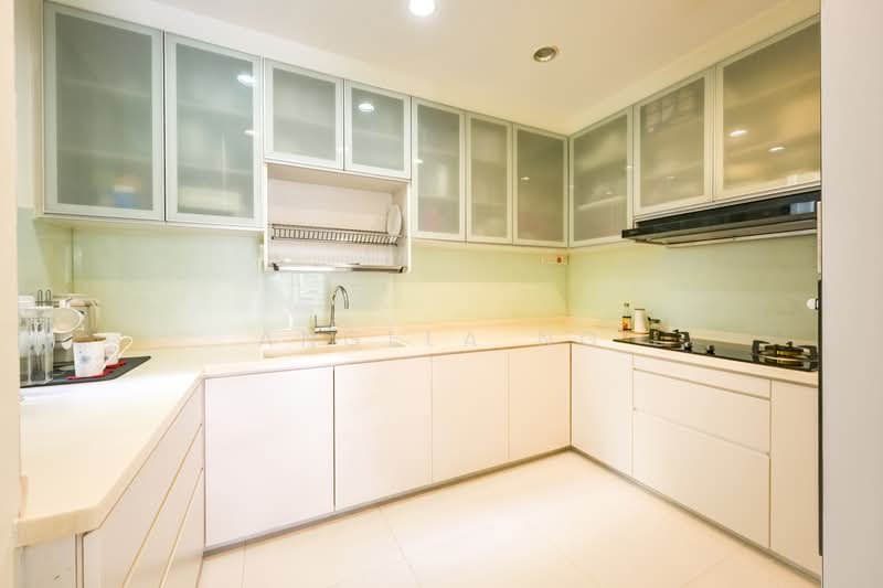 Highgate, 66 Toh Tuck Road, 3 Bedrooms, 1,324 sqft, Condominium For Sale, by Angela Ng, 500238392 - Kitchen - PropertyGuru.com.sg