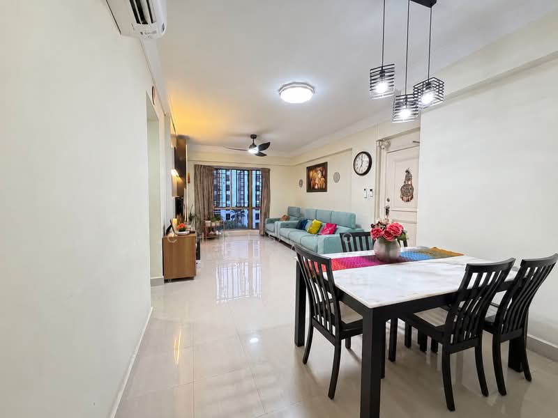 Parkview Apartments, 1 Bukit Batok Street 25, 2 Bedrooms, 980 sqft, Condominium For Sale, by Chris Ooi, 500238412 - Living Room - PropertyGuru.com.sg