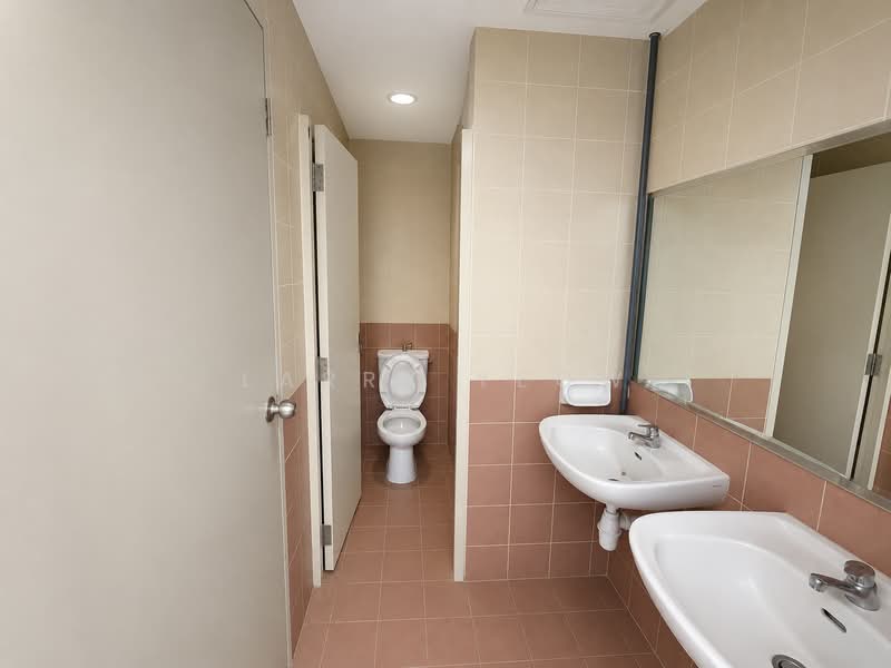 Kaki Bukit Place, , 1,640 sqft, Factory / Workshop (B2) For Rent, by Larry Yeow, 500238413 - Bathroom - CommercialGuru.com.sg