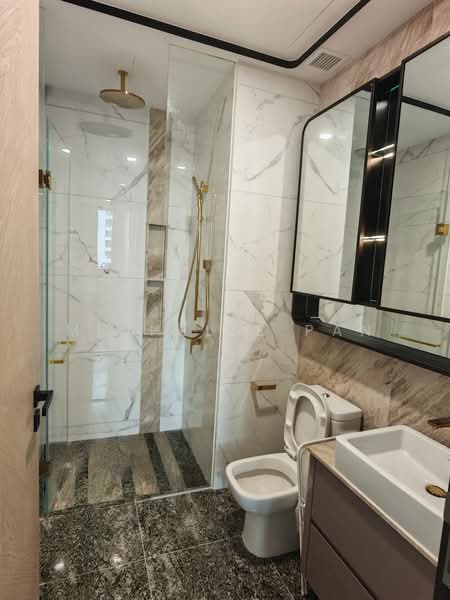 Perfect Ten, 323 Bukit Timah Road, 2 Bedrooms, 785 sqft, Condominium For Rent, by Michelle Pan, 500238415 - Bathroom - PropertyGuru.com.sg