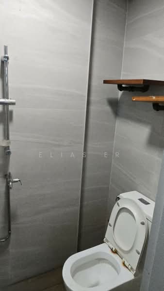 First Centre, 50 Serangoon North Avenue 4, 1,572 sqft, Light Industrial (B1) For Rent, by Elias Er, 500238417 - Bathroom - CommercialGuru.com.sg