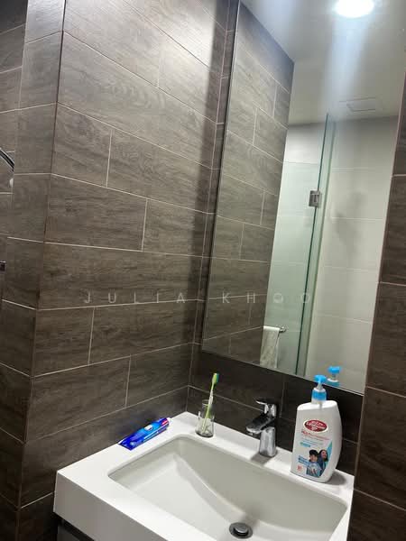 River Isles, 64 Edgedale Plains, Studio, 350 sqft, Condominium For Rent, by Julia Khoo, 500238419 - Bathroom - PropertyGuru.com.sg