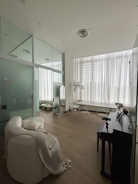 The Central, 6 Eu Tong Sen Street, Boat Quay / Raffles Place / Marina, 370 sqft, Office For Rent, by Zion Zhao 赵峻慷, 500238422 - Interior - CommercialGuru.com.sg
