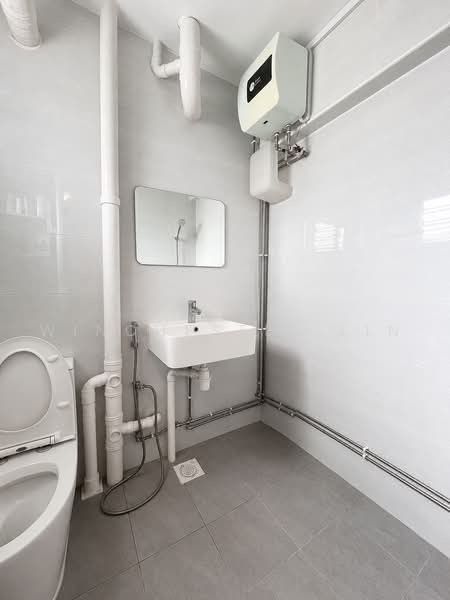327 Yishun Ring Road, 327 Yishun Ring Road, 3 Bedrooms, 904 sqft, HDB Flat For Sale, by Winchester Lin, 500238423 - Bathroom - PropertyGuru.com.sg