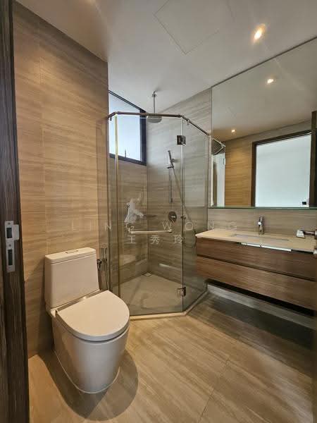Alana, Sunrise Terrace, Seletar / Yio Chu Kang, 4 Bedrooms, 3,122 sqft, Terraced House For Sale, by Ling Wong 王秀玲, 500238427 - Level 2 Bathroom - PropertyGuru.com.sg