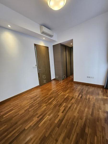 Alana, Sunrise Terrace, Seletar / Yio Chu Kang, 4 Bedrooms, 3,122 sqft, Terraced House For Sale, by Ling Wong 王秀玲, 500238427 - Master Bedroom - PropertyGuru.com.sg