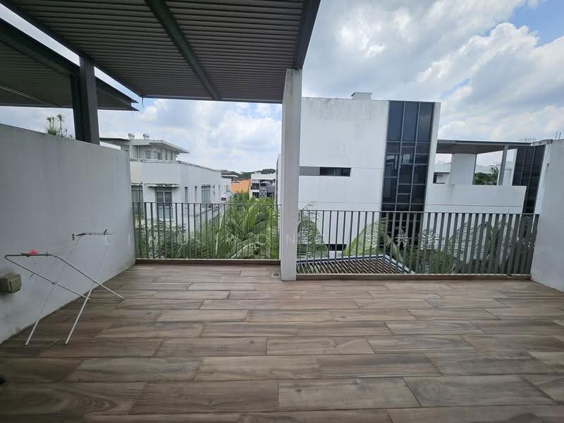 Alana, Sunrise Terrace, Seletar / Yio Chu Kang, 4 Bedrooms, 3,122 sqft, Terraced House For Sale, by Ling Wong 王秀玲, 500238427 - Roof Terrace - PropertyGuru.com.sg