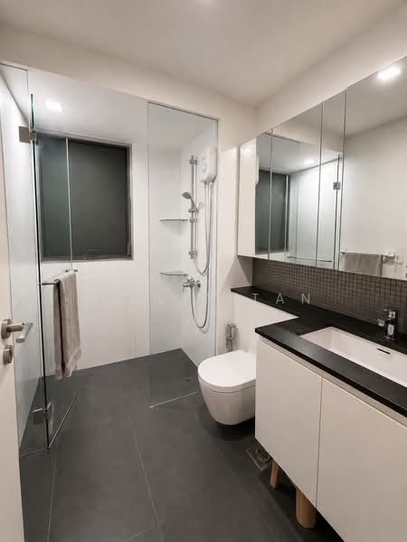The Minton, 147 Hougang Street 11, 3 Bedrooms, 1,087 sqft, Condominium For Sale, by Ferlyn Tan, 500238480 - Bathroom - PropertyGuru.com.sg