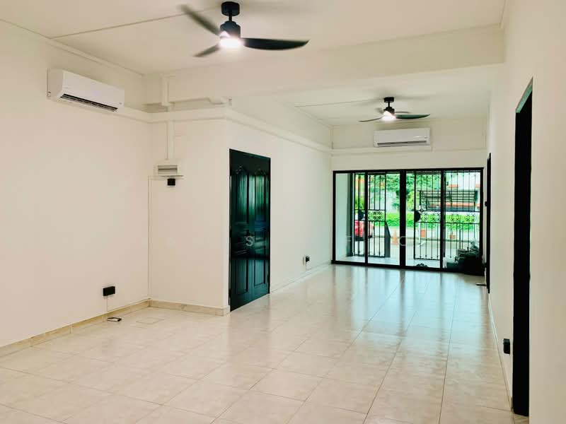 313 Upper Paya Lebar Road, Hougang / Punggol / Sengkang, 3 Bedrooms, 1,400 sqft, Walk-up Apartment For Sale, by Vanessa Foo, 500238514 - Living Room - PropertyGuru.com.sg