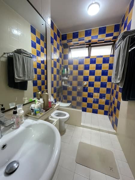 Nim Gardens, 71 Nim Road, 3 Bedrooms, 2,217 sqft, Condominium For Sale, by Jenny Liu 刘俐妤, 500238524 - Bathroom - PropertyGuru.com.sg
