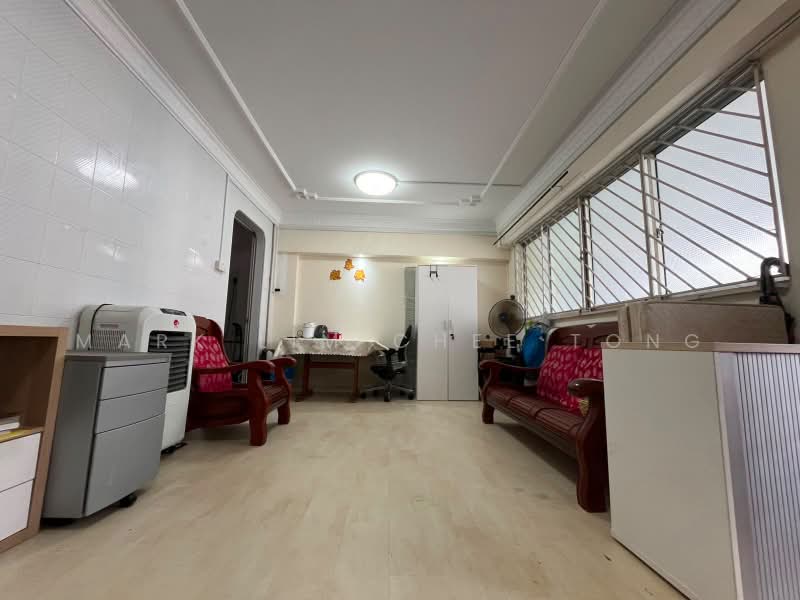 439 Yishun Avenue 11, 439 Yishun Avenue 11, Sembawang / Yishun, 3 Bedrooms, 904 sqft, HDB Flat For Sale, by Mark Lim Chee Tong, 500238528 - Living Room - PropertyGuru.com.sg