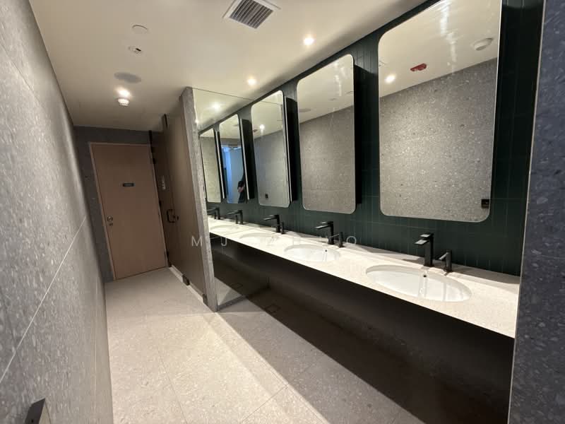 Cross Street, Cross Street, 7,559 sqft, Office For Rent, by MJ Zhuo, 500238542 - Bathroom - CommercialGuru.com.sg